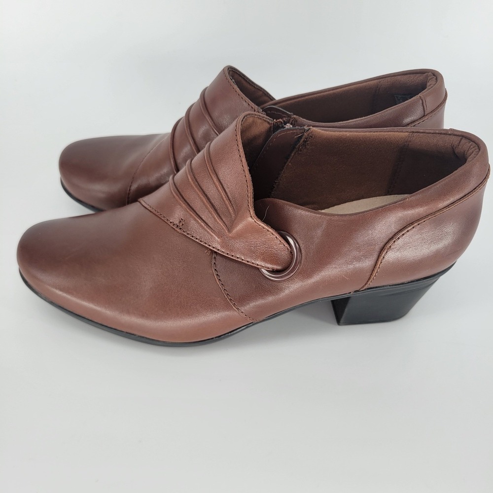 Clarks Collection Adriel Viola Brown Leather Pleated Ankle Booties Shooties 8M